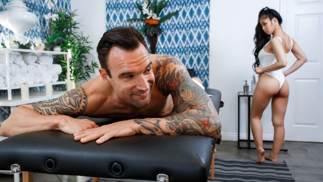 Big Naturals / Realitykings - Jade Kush cfnmassage / 09.8.2019